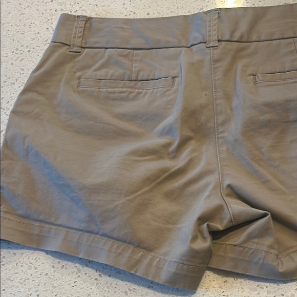 Tan Cargo Shorts with Mid-Length Cut and Classic Styling - Picture 6 of 10